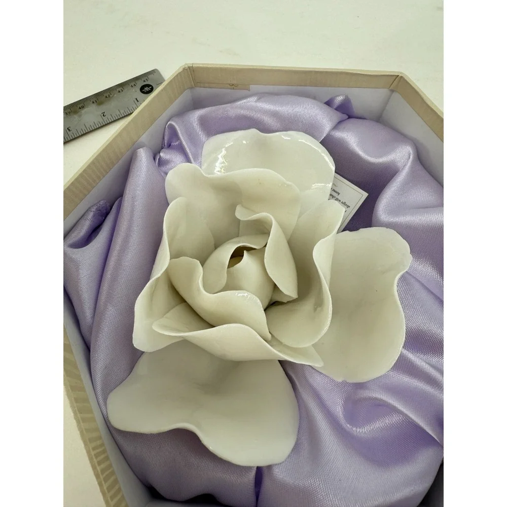 Godinger & Co Florentine Fine Porcelain White Flower Style 9637